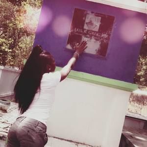 Meet your Posher, Dee